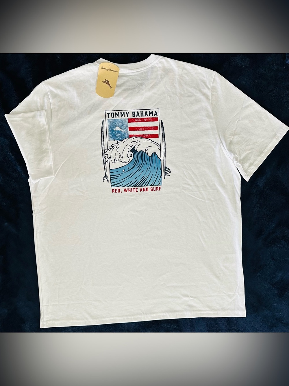 Tommy Bahama Men’s RED WHITE AND SURF White T-shirt XL NWT USA Flag Waves